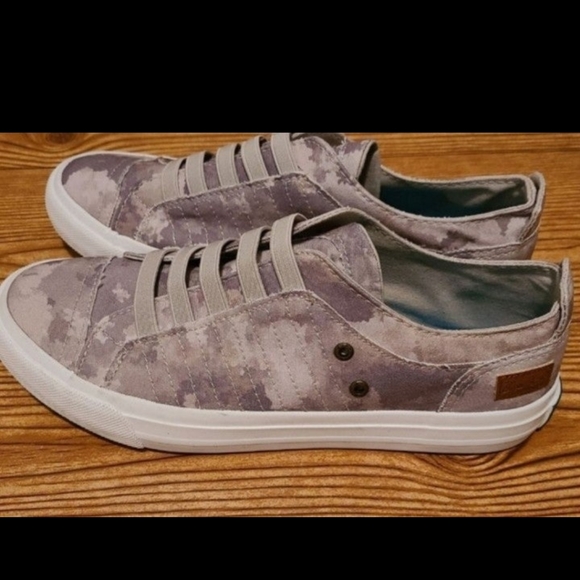 Blowfish Malibu Women's Play Shoe Size 8 - Picture 4 of 6